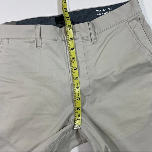New J Crew 9” Chino Shorts Men’s Size 30 Stone - Picture 8 of 9